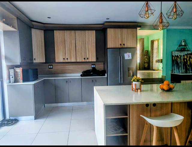 5 BEDROOM HOUSE FOR SALE IN ESCOMBE